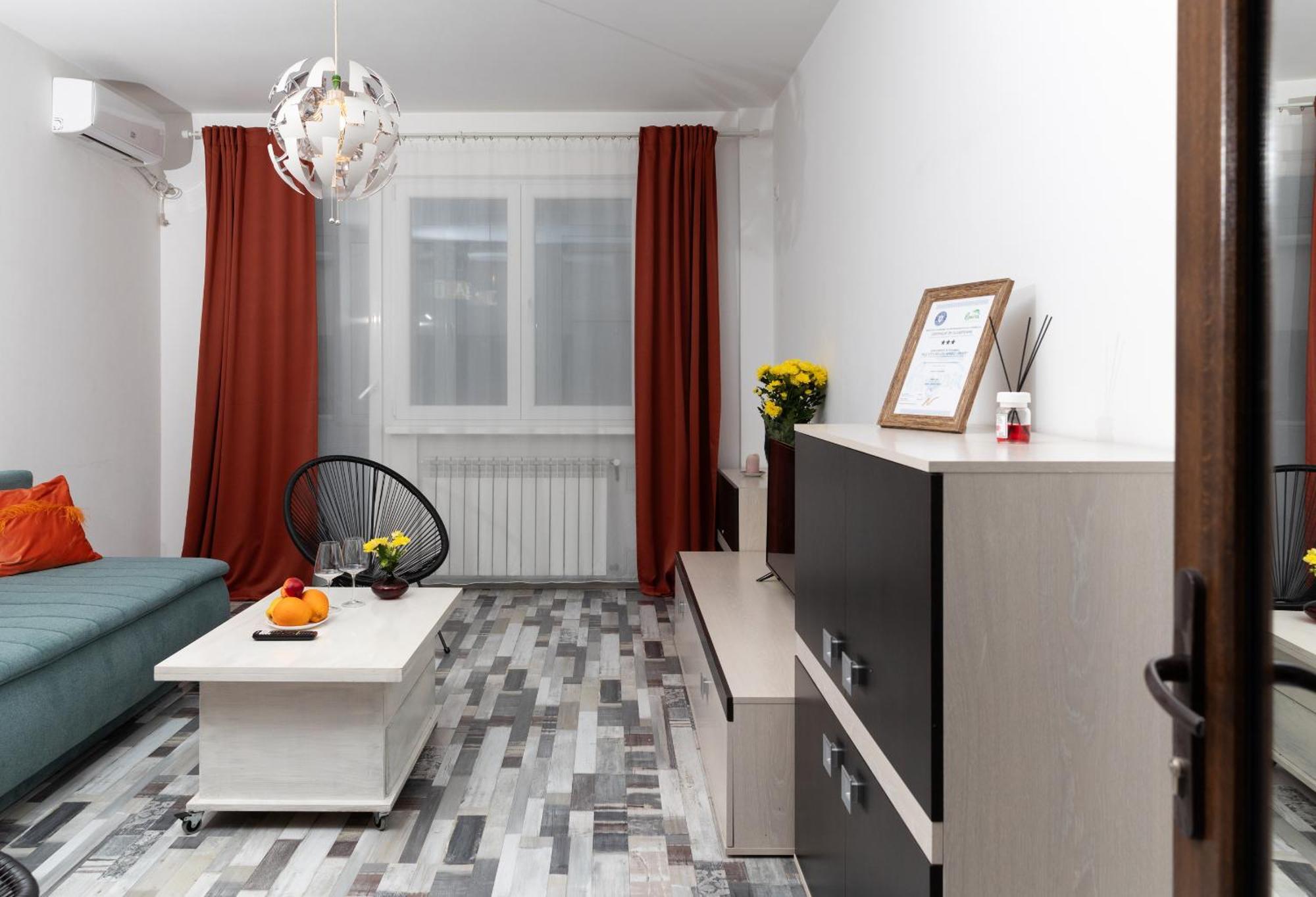 Old Deluxe - River View ! Apartment Bucharest